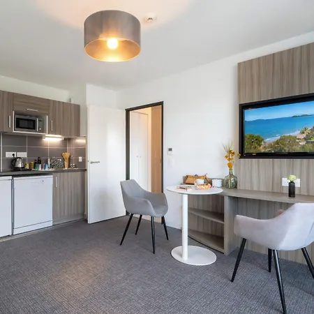 Nemea Grand Coeur Centre Aparthotel 4*
